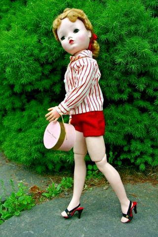 Vintage Madame Alexander CISSY DOLL 2