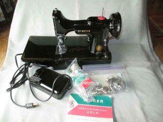 Great Vintage Singer Featherweight Sewing Machine - 221