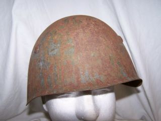 Italian M33 helmet,  in the Spanish Civil War 1936 - 39.  paint.  Sz 59 2