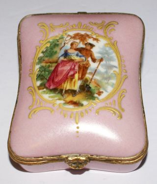Antique Pink Porcelain Enameled Courting Scene French Snuff Or Pin Dish W Latch