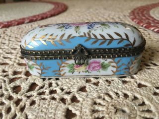Antique French Porcelain Trinket / Snuff / Pill Box Limoges Paris Hand Painted