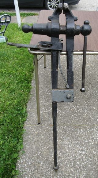 Vintage Heavy Duty Blacksmith Vise Post Leg Vice 4 1/2 " Jaw 53,  Lb Forge Vise