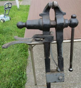 Vintage Heavy Duty Blacksmith Vise Post Leg Vice 4 1/2 