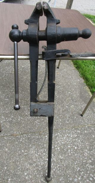 Vintage Heavy Duty Blacksmith Vise Post Leg Vice 4 1/2 