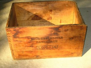 Vintage DUPONT Explosives RED CROSS CRATE 50 lb Extra Dynamite I.  C.  C.  14 Wood Box 6