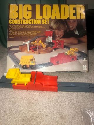 Vintage 1977 Tomy No.  5001 BIG LOADER CONSTRUCTION SET - And 5