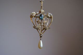 FINE ANTIQUE 9 CT GOLD AQUAMARINE & SEED PEARL LAVALIER PENDANT BROOCH 5 X 2.  5CM 3