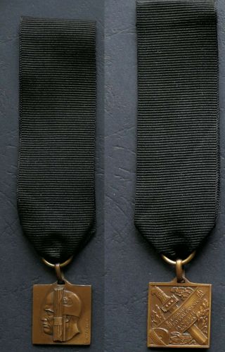 A.  O.  I.  Medal " Fossalta " M.  V.  S.  N.  Black Shirts Cc.  Nn.  Duce Mussolini