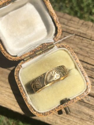 Stunning Antique Leaf Engraved 18ct Yellow Gold Band Ring Size Uk P