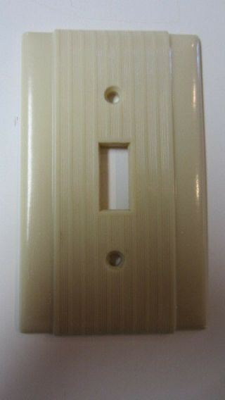 Vintage P & S Ivory Bakelite Single Toggle Ribbed Switch Plate Cover