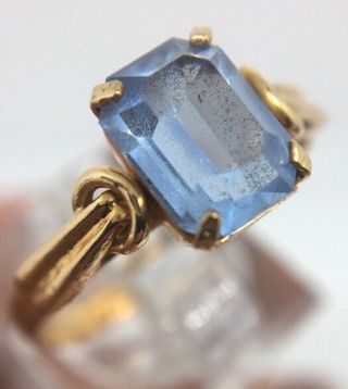 Vintage 18ct Yellow Gold Emerald Cut Blue Topaz Ring Pretty