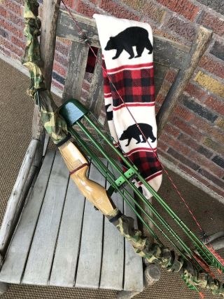 Vintage Bear Archery Grizzly Recurve Bow,  45lb.  Plus Quiver,  Arrows & Bow Sock