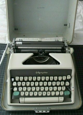 Rare Vintage 1963 Olympia Sm - 7 Deluxe Typewriter " Cursive " W Germany