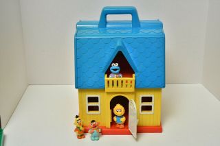 Vintage Illco Sesame Street Carry - Along House with Accessories & Characters 3