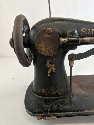 Vintage SINGER 16 - 88 Industrial Strength HEAVY DUTY Sewing Machine 2