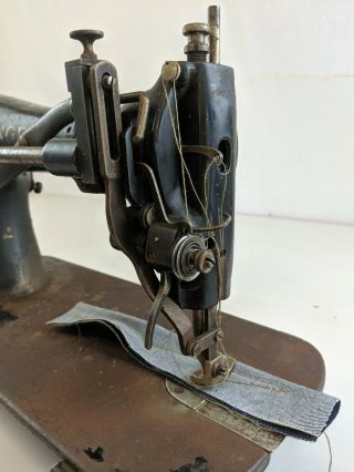Vintage SINGER 16 - 88 Industrial Strength HEAVY DUTY Sewing Machine 3