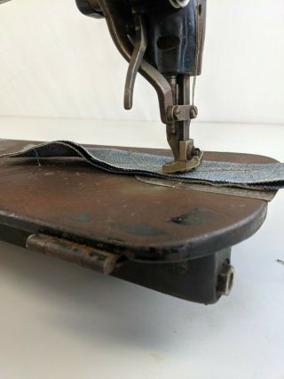 Vintage SINGER 16 - 88 Industrial Strength HEAVY DUTY Sewing Machine 4