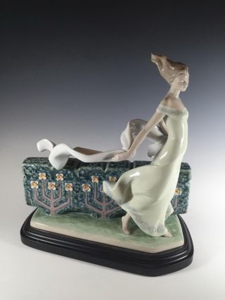 Vintage Retired Lladro Limited Edition " Courageous Nature ",  8142.  2005 - 2015.