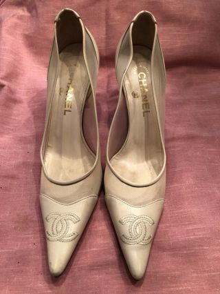 Classic Real Chanel Vintage Pointy Toe Heels Ivory Bone Pumps Size 39 8.  5