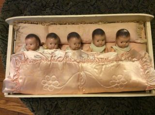 Dionne Quintuplets Dolls - Madame Alexander - Complete Set Of 5 In Crib - Some Tlc