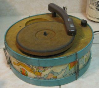 Early Vintage Tin Litho Walt Disney Characters Children Phonograph Record Player