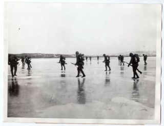 1933 Japanese Troops Crossing Frozen River Northern Jehol China News Photo