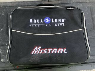 Aqua Lung Mistral - - A Modern Double Hose Regulator - - Us Divers - - Vintage Scuba