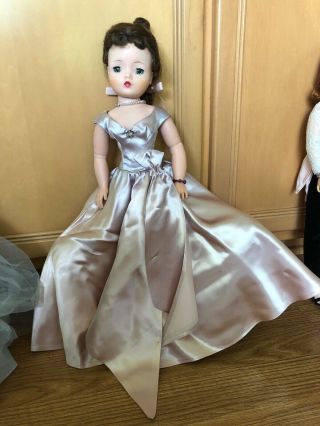 Vintage 1950s Madame Alexander Cissy Doll In Gorgeous Gown Brunette