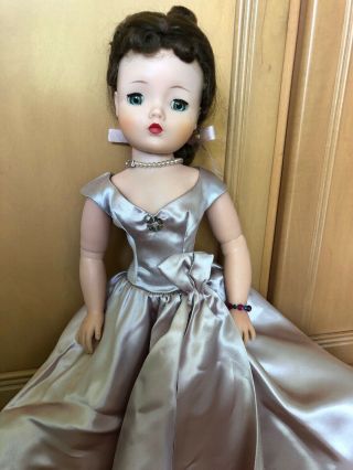 Vintage 1950s Madame Alexander CISSY Doll in Gorgeous Gown Brunette 2