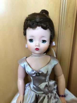 Vintage 1950s Madame Alexander CISSY Doll in Gorgeous Gown Brunette 3