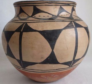 Antique Santo Domingo Indian Olla 1890 - 1910 with Unusual Star Decoration Pottery 5