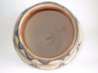 Antique Santo Domingo Indian Olla 1890 - 1910 with Unusual Star Decoration Pottery 9
