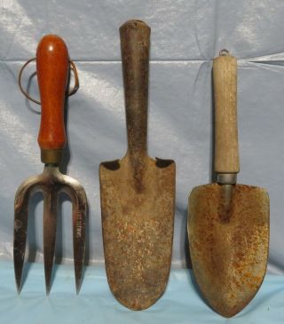 (3) Vintage Garden Hand Tools Fork,  Shovel,  Trowel Western Garden Cabin Decor