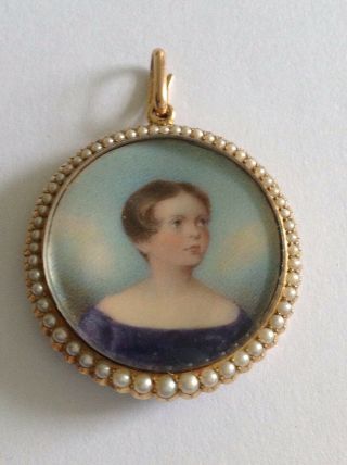 Fine Victorian 15ct Gold Seed Pearl Hand Painted Miniatures Pendant