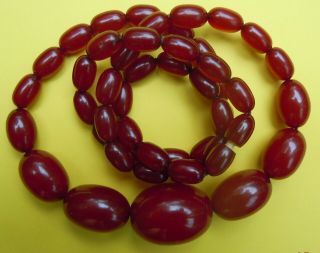 Vintage Art Deco Cherry Amber Bakelite Graduated Beads Necklace / Weight 46gr