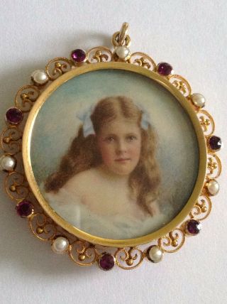 Fine Victorian 15ct Gold Ruby & Seed Pearl Hand Painted Miniatures Locket