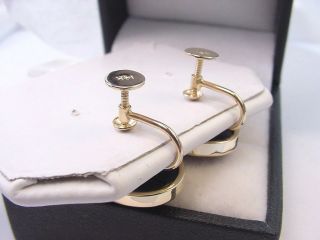 VINTAGE NATURAL BLACK ONYX 14K YELLOW GOLD SCREW BACK EARRING.  QUALITY 8