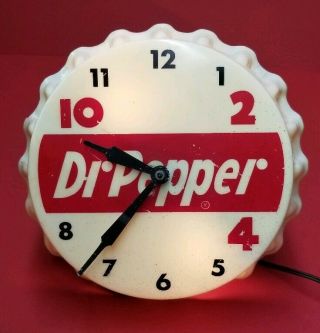 Vintage 1960 " S Lighted Dr.  Pepper Bottle Cap Clock / With Accurate Time