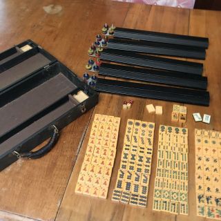 ANTIQUE VINTAGE MAH JONG SET IN CASE INGRAVED BAKELITE TILES MAH JONG 2