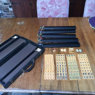 ANTIQUE VINTAGE MAH JONG SET IN CASE INGRAVED BAKELITE TILES MAH JONG 3