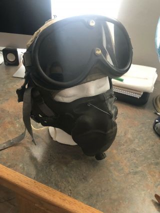 Us Army A - 9 Flight Helmet And Oxygen Mask