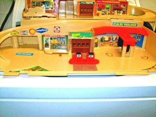 VINTAGE 1979 MATTEL HOT WHEELS STO AND GO SERVICE CENTER FOLDING PLAYSET 2