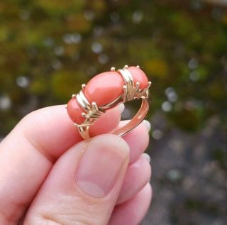 Vintage 14K Yellow Gold 3 Cab Salmon Coral Ring Size 6 - 4.  5 Grams 7