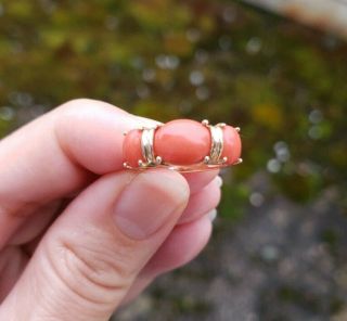 Vintage 14K Yellow Gold 3 Cab Salmon Coral Ring Size 6 - 4.  5 Grams 8