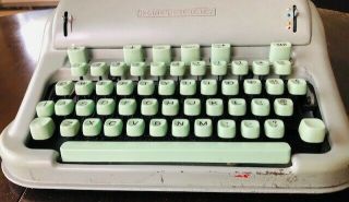 Vintage 1959 Hermes 3000 Portable Typewriter - 5