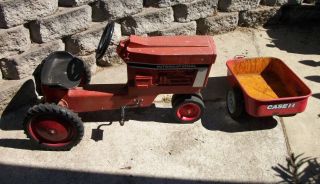 Vintage International Harvester Pedal Tractor & Trailer 2