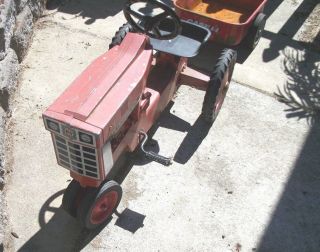 Vintage International Harvester Pedal Tractor & Trailer 3