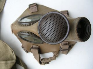 Ital Italy Italian T35 gas mask,  filter 1940 year dated,  canvas bag 8