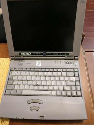 Vintage 1998 Toshiba laptop 305cds Windows 95 EARLY computer 2