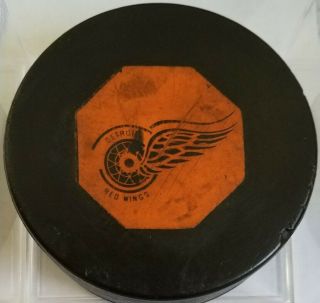 Vintage 6 Nhl Detroit Red Wings Art Ross Converse Game Puck Usa